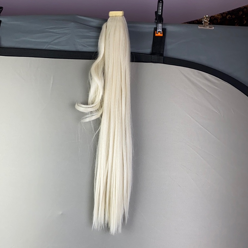 INH Miya pony (Platinum)